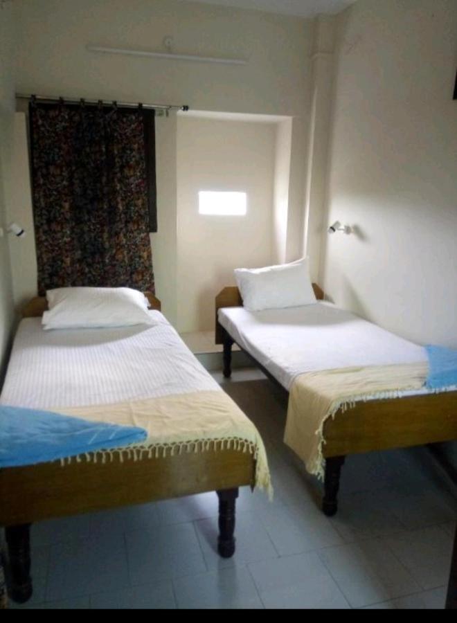 Monalisa Hostel Varanasi Eksteriør billede