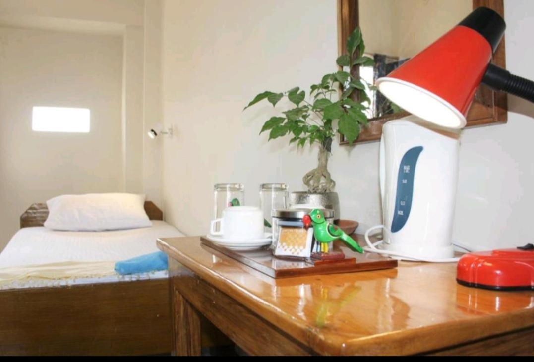 Monalisa Hostel Varanasi Eksteriør billede