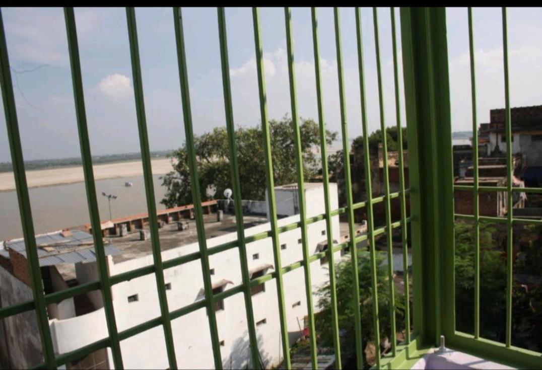 Monalisa Hostel Varanasi Eksteriør billede