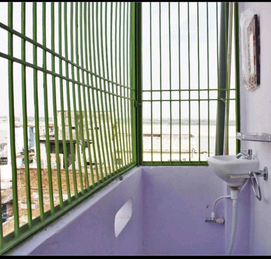 Monalisa Hostel Varanasi Eksteriør billede