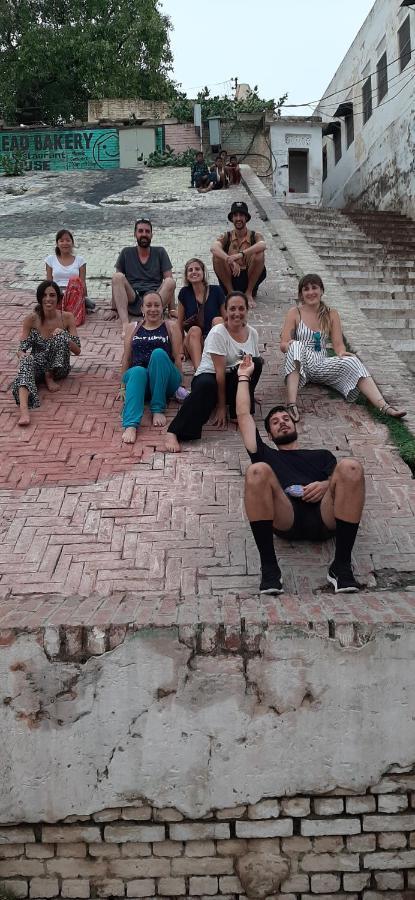 Monalisa Hostel Varanasi Eksteriør billede