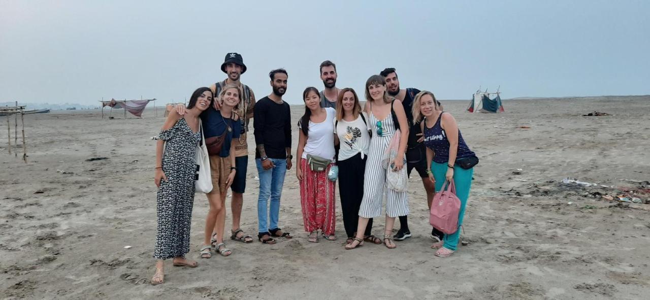 Monalisa Hostel Varanasi Eksteriør billede