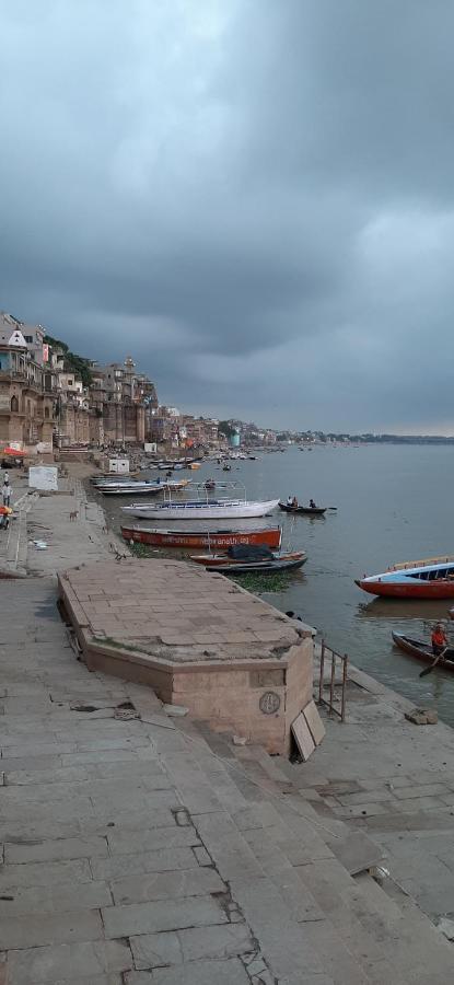 Monalisa Hostel Varanasi Eksteriør billede
