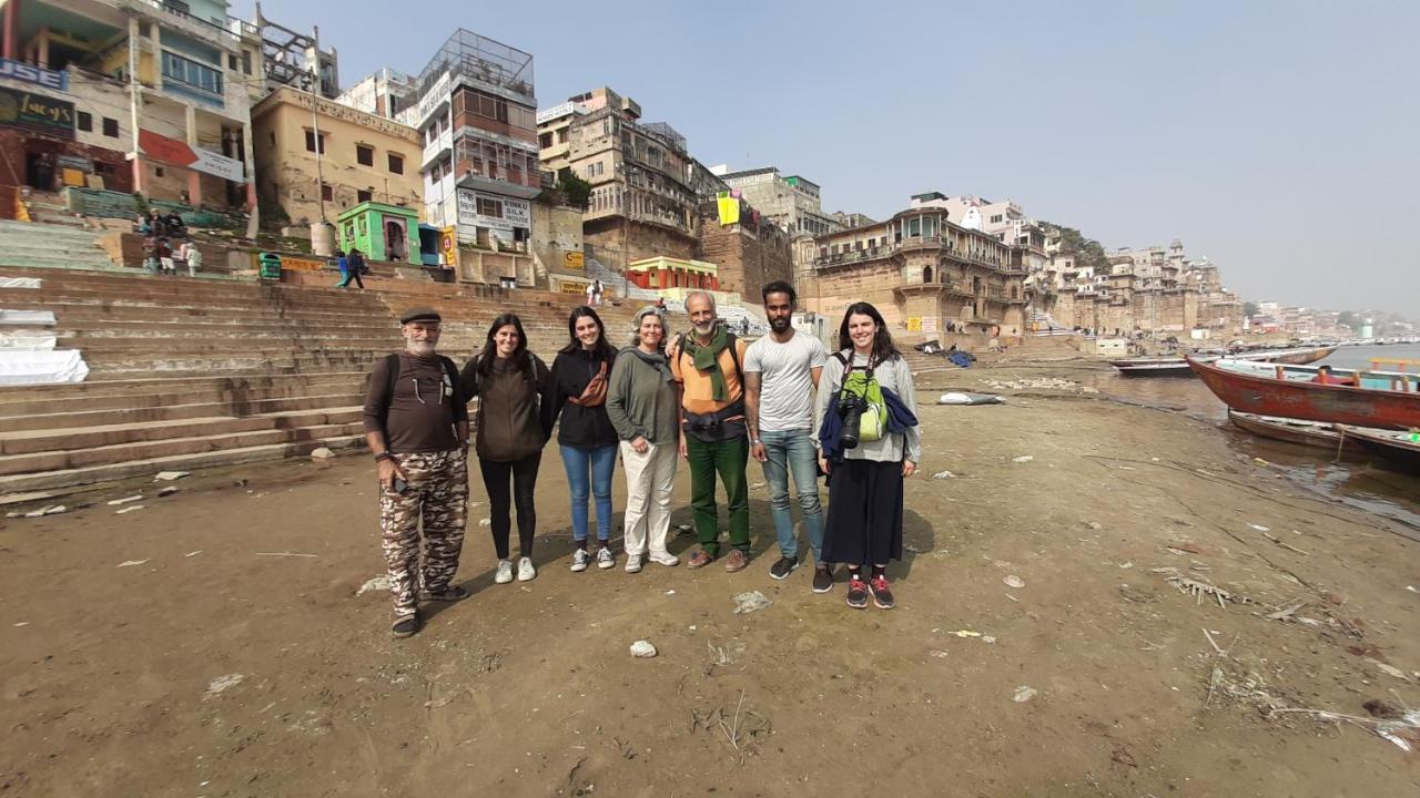 Monalisa Hostel Varanasi Eksteriør billede