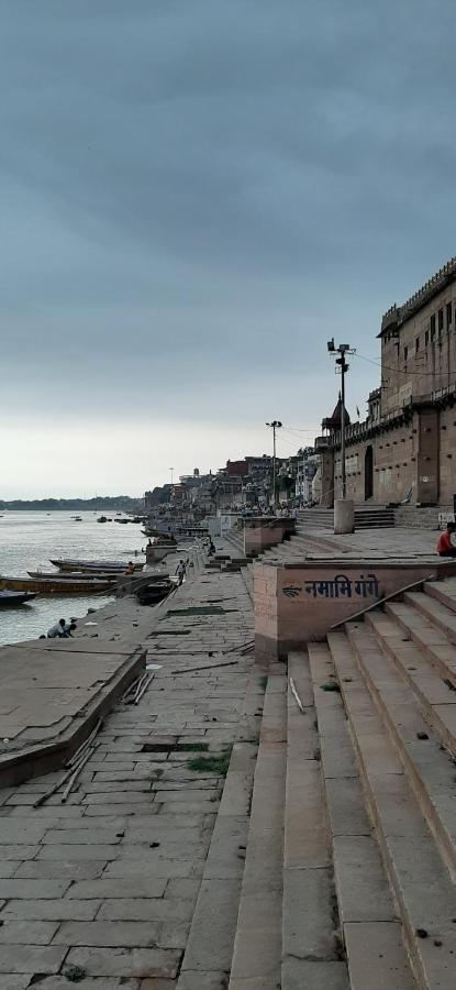Monalisa Hostel Varanasi Eksteriør billede