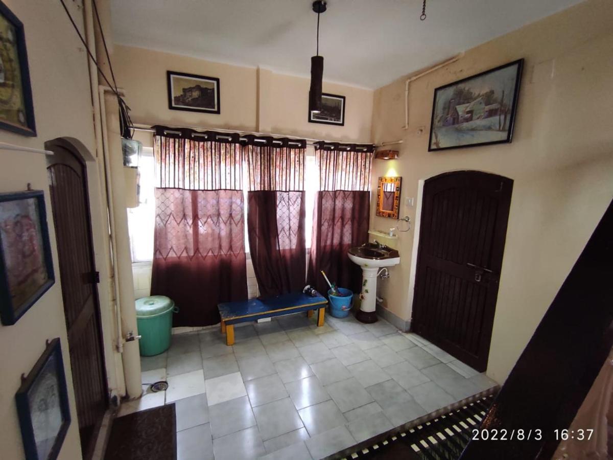 Monalisa Hostel Varanasi Eksteriør billede
